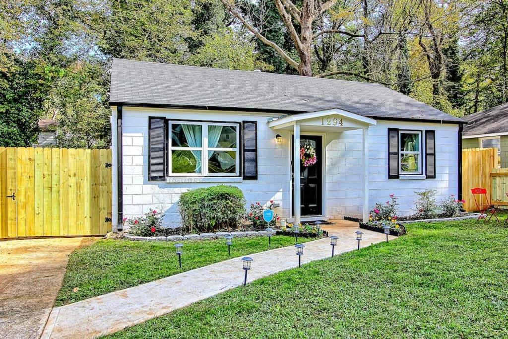 أتلانتا West End Bungalow Perfect To Work, Play, & Escape المظهر الخارجي الصورة