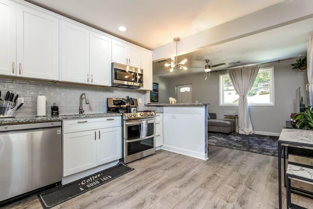 أتلانتا West End Bungalow Perfect To Work, Play, & Escape المظهر الخارجي الصورة